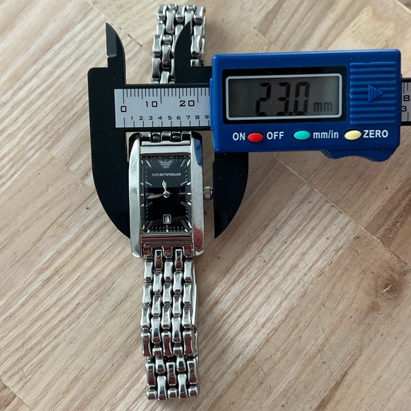 Emporio Armani Vintage Ladies Watch Solid Stainless Bracelet Case Black Dial main image 13